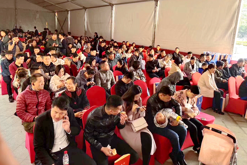 濟(jì)寧金色蘭庭&middot;香堤開(kāi)盤(pán)3小時(shí)勁銷(xiāo)1.5億