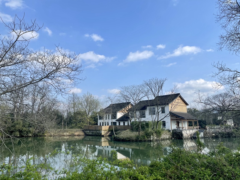 邂逅春意 集團組織開展&ldquo;三八&rdquo;節(jié)踏青活動