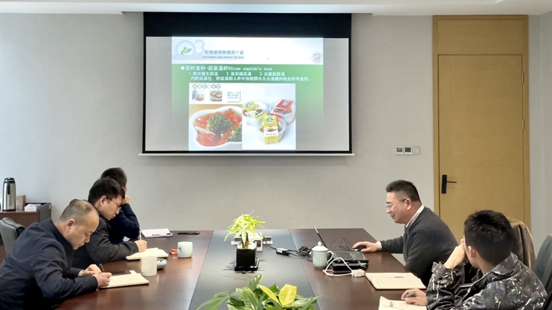 浙江大學(xué)中國(guó)農(nóng)村發(fā)展研究院副院長(zhǎng)郭紅東到浙江農(nóng)合調(diào)研 并作專(zhuān)題授課