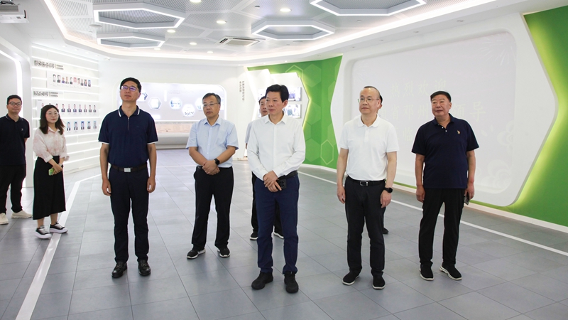 鄧州市市委書(shū)記鄧俊峰到訪浙農(nóng)